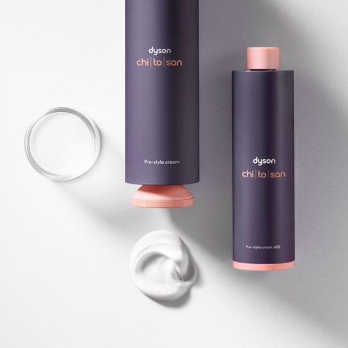 Dyson Chitosan™ Pre-style cream Straight to wavy light conditioning