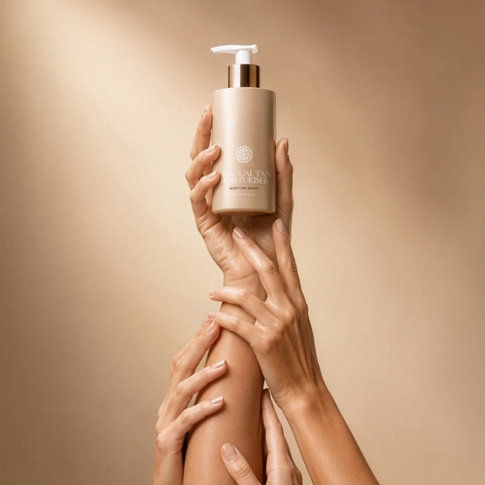Lisa & Co Gradual Tan Moisturiser 250ml - Medium/Dark